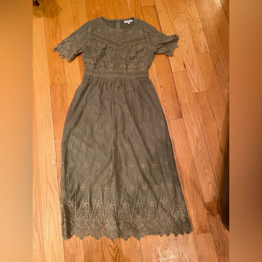 Lace maxi dress